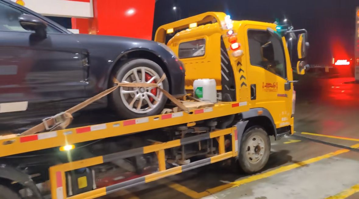 云浮行车途中遇到突发状况该如何呼叫道路救援？
